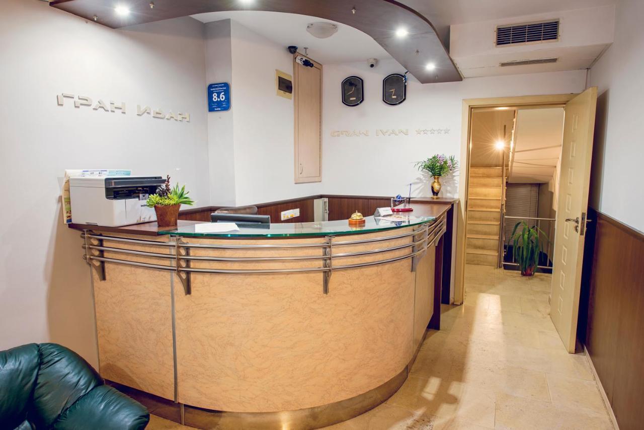 Family Hotel Gran Ivan 바르나 외부 사진