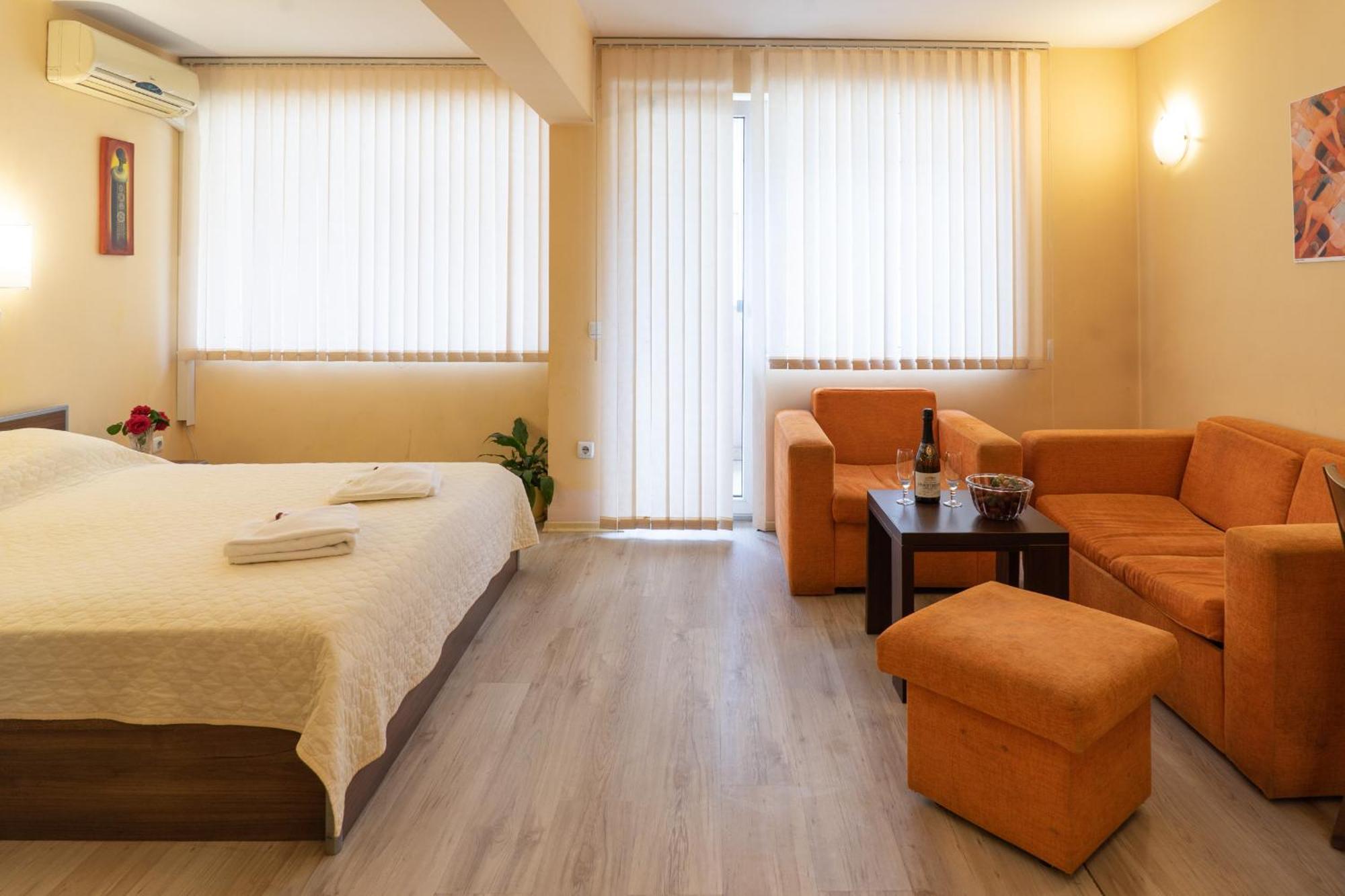 Family Hotel Gran Ivan 바르나 외부 사진